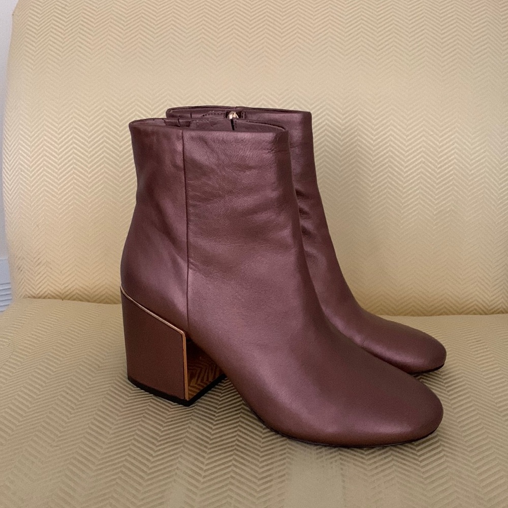 EUC (nearly new) Kenneth Cole ankle boots